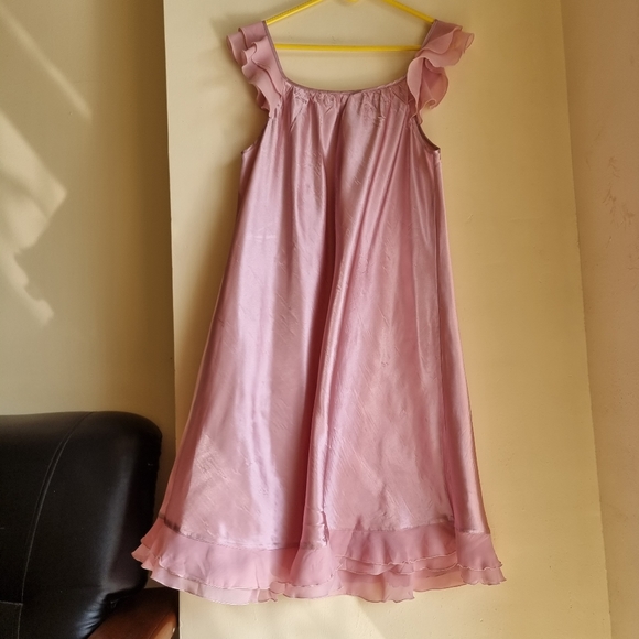 Ladies Satin nightgown ruffled sleeveless. US Medium size. - Picture 7 of 13